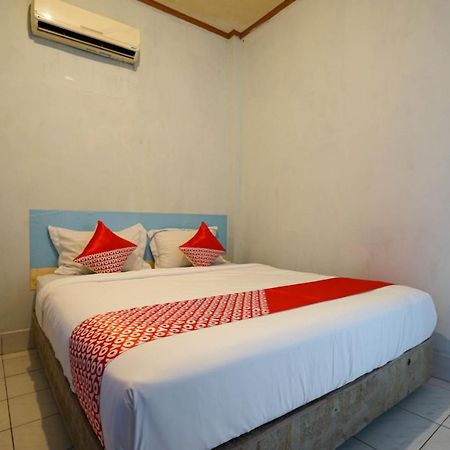Oyo 2876 Hotel Idayu Palembang Exterior foto