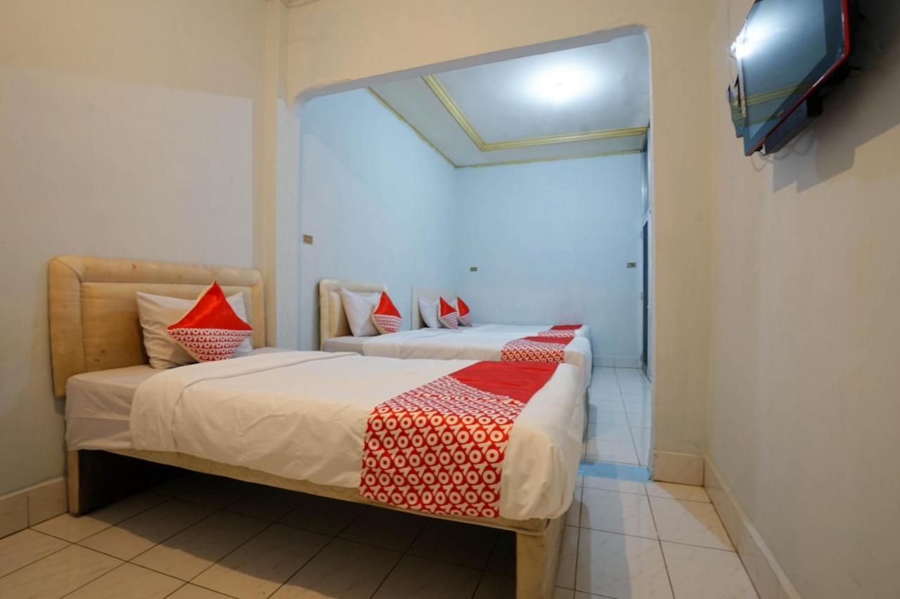 Oyo 2876 Hotel Idayu Palembang Exterior foto