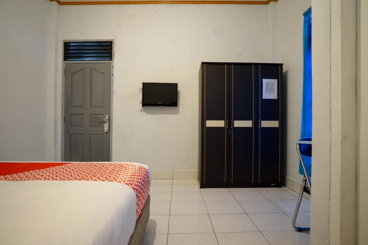 Oyo 2876 Hotel Idayu Palembang Exterior foto
