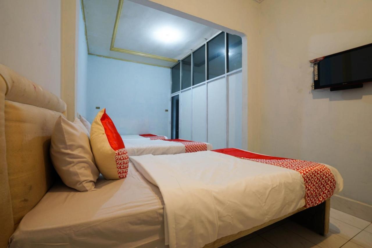 Oyo 2876 Hotel Idayu Palembang Exterior foto
